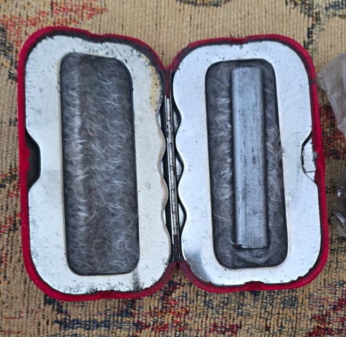 Red velvet hinged cigarette - velvet,